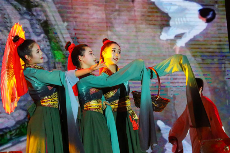 眉山東辰學(xué)校 舞臺(tái)劇 《眉山東辰賦》