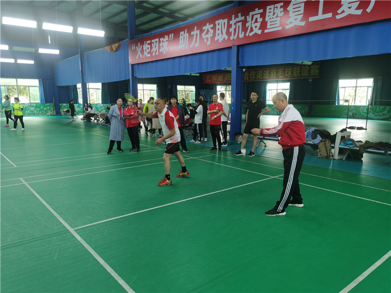 強(qiáng)強(qiáng)聯(lián)手，誰(shuí)與爭(zhēng)鋒