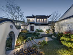 院里時光，是悠閑，亦是清閑