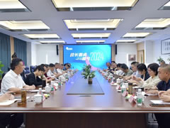 弘揚(yáng)法治精神 踐行依法治校 丨東辰教育第五次校長圓桌峰會